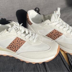 Steve Madden Sz 7 Sneakers w/ Leather Accents NWOT